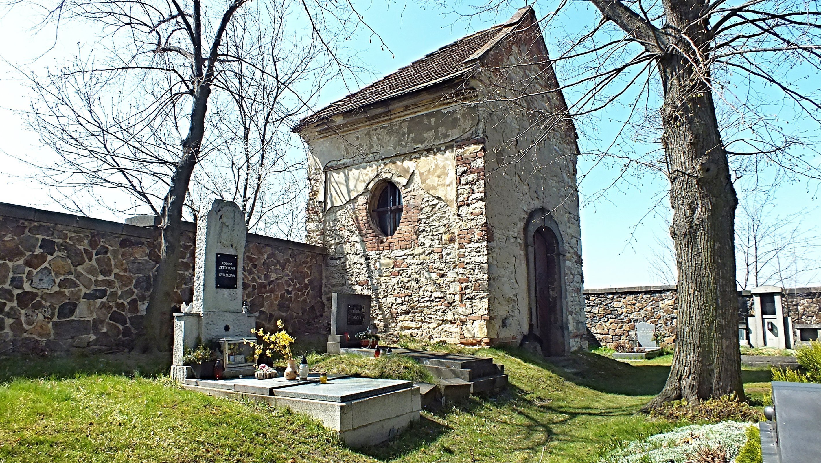 Kapel van St. Florian op de begraafplaats in Černovičky