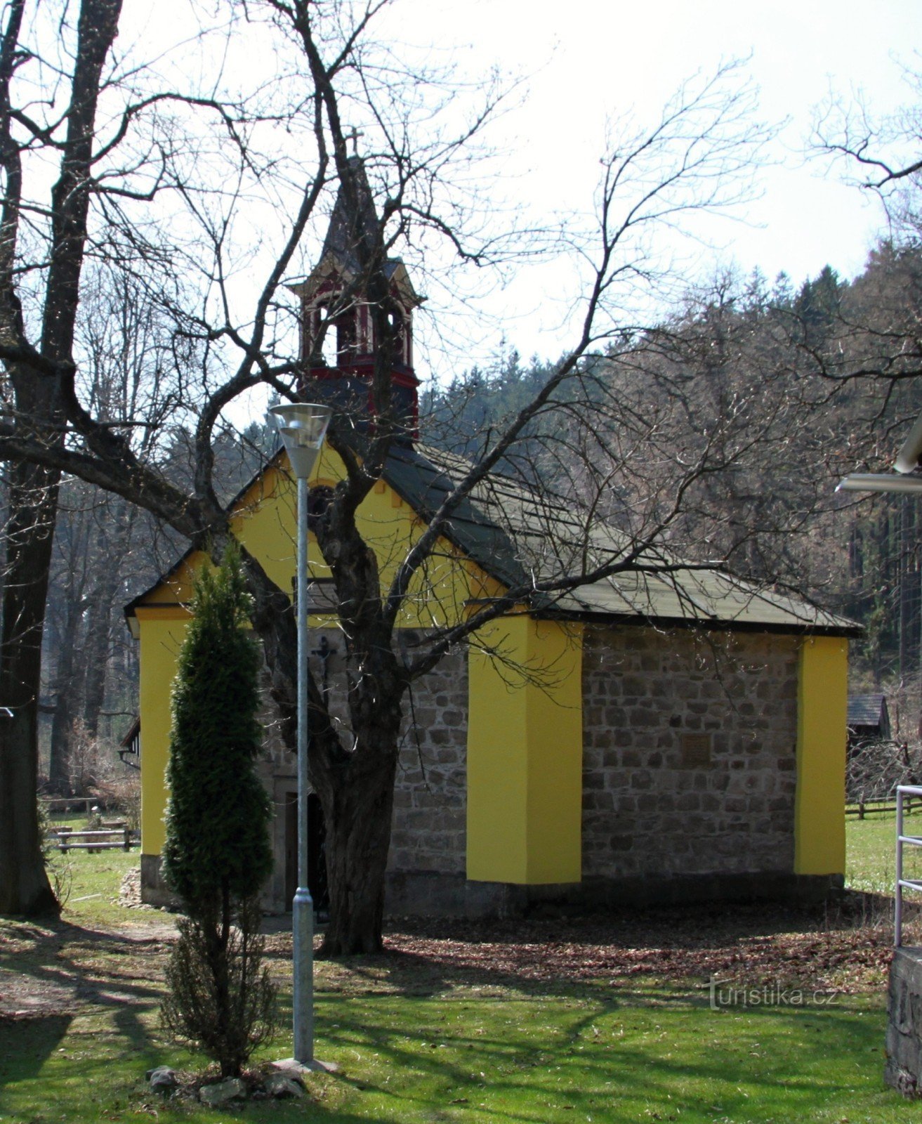 КАПЛИЦА СВ. ЗАЛИШАЙТЕСЯ ПЕРЕКРИТАНИМИ