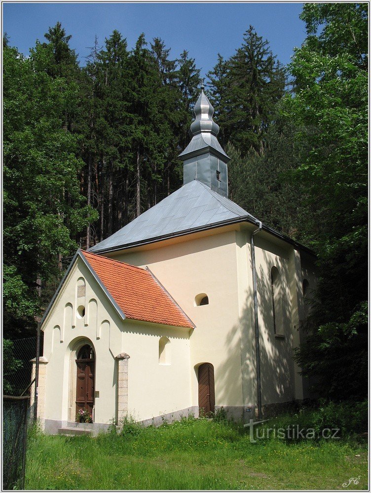 Kapel van St. Anna in de buurt van Skutč