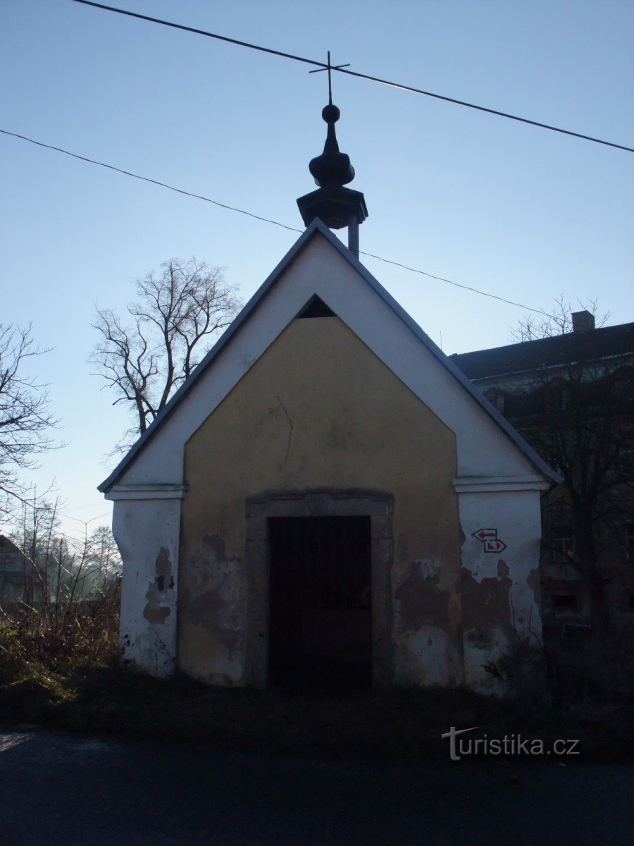 capela perto das ruínas