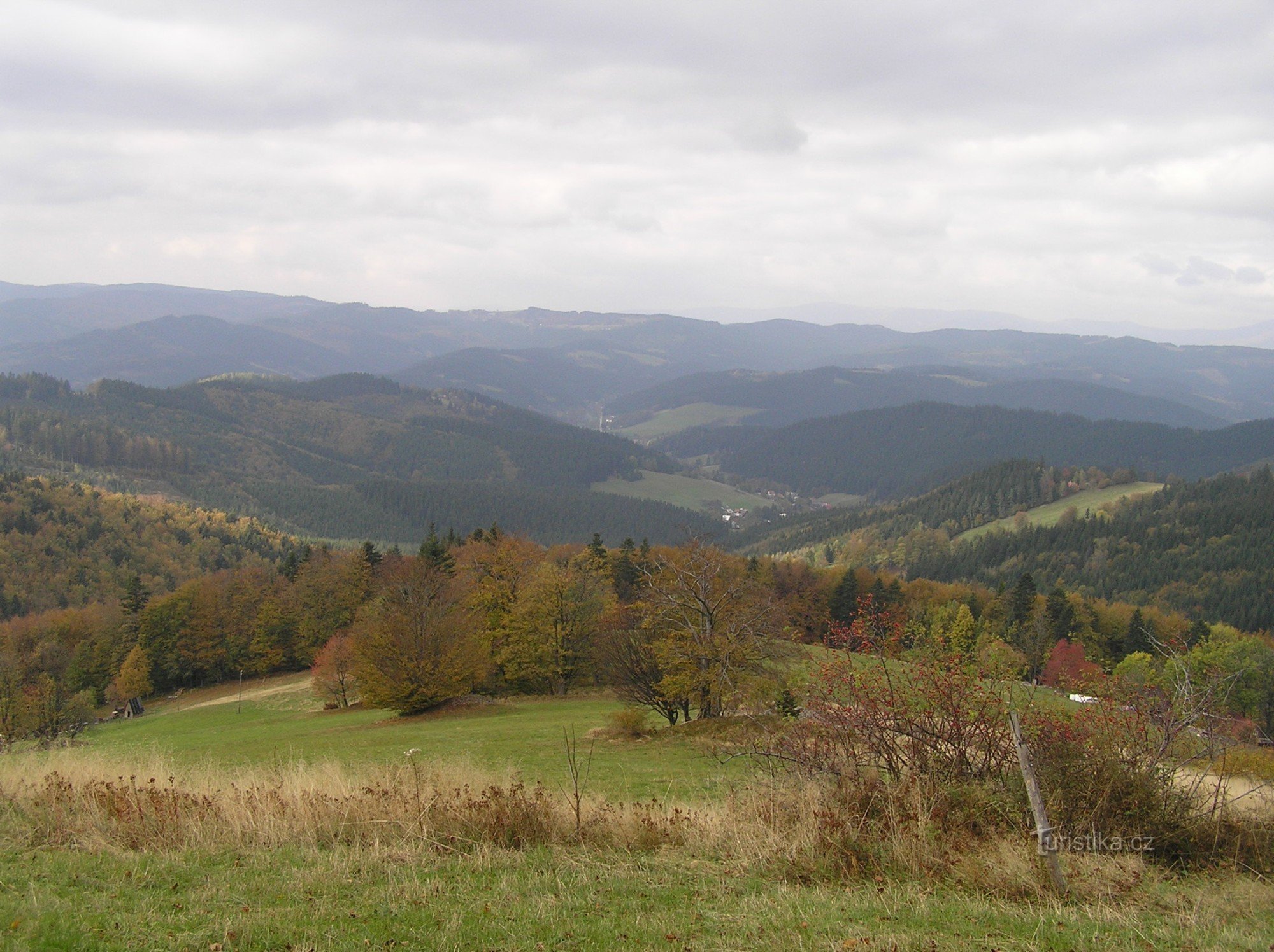 Kaplica pod Javorníčkiem - widok z kaplicy na północ (październik 2007)