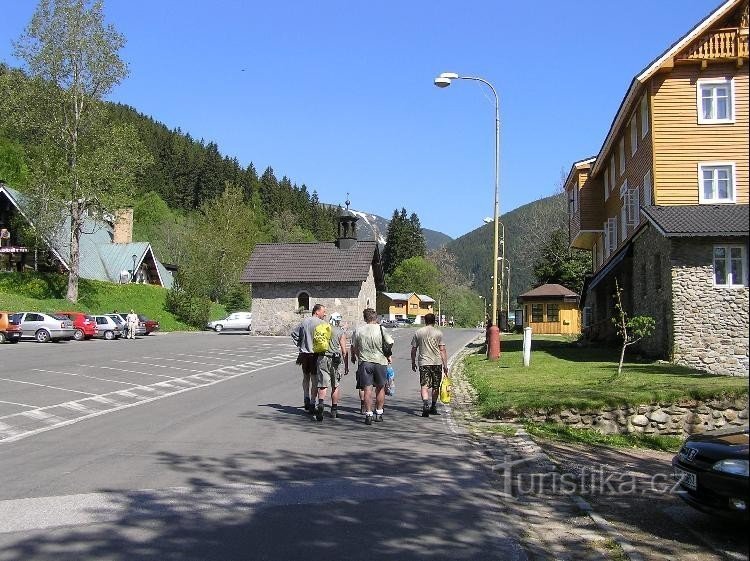 kapell på väg till linbanan Sněžka