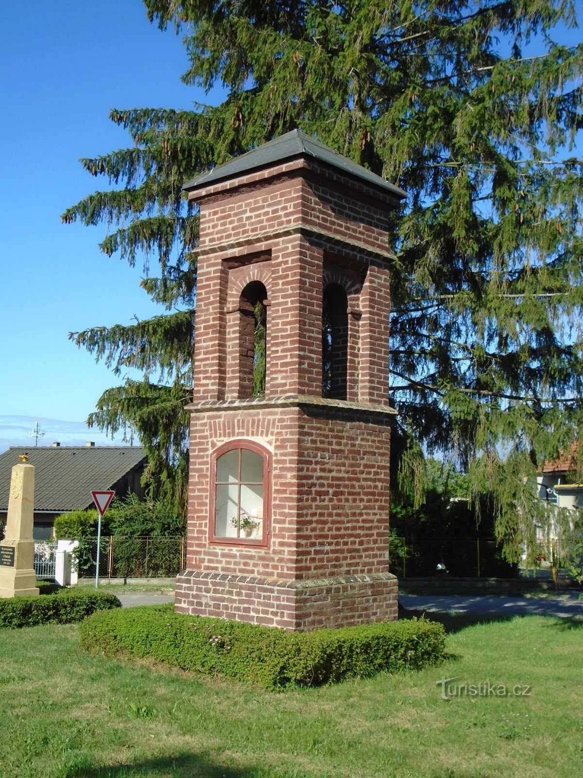 Kapel med et klokketårn (Osičky)