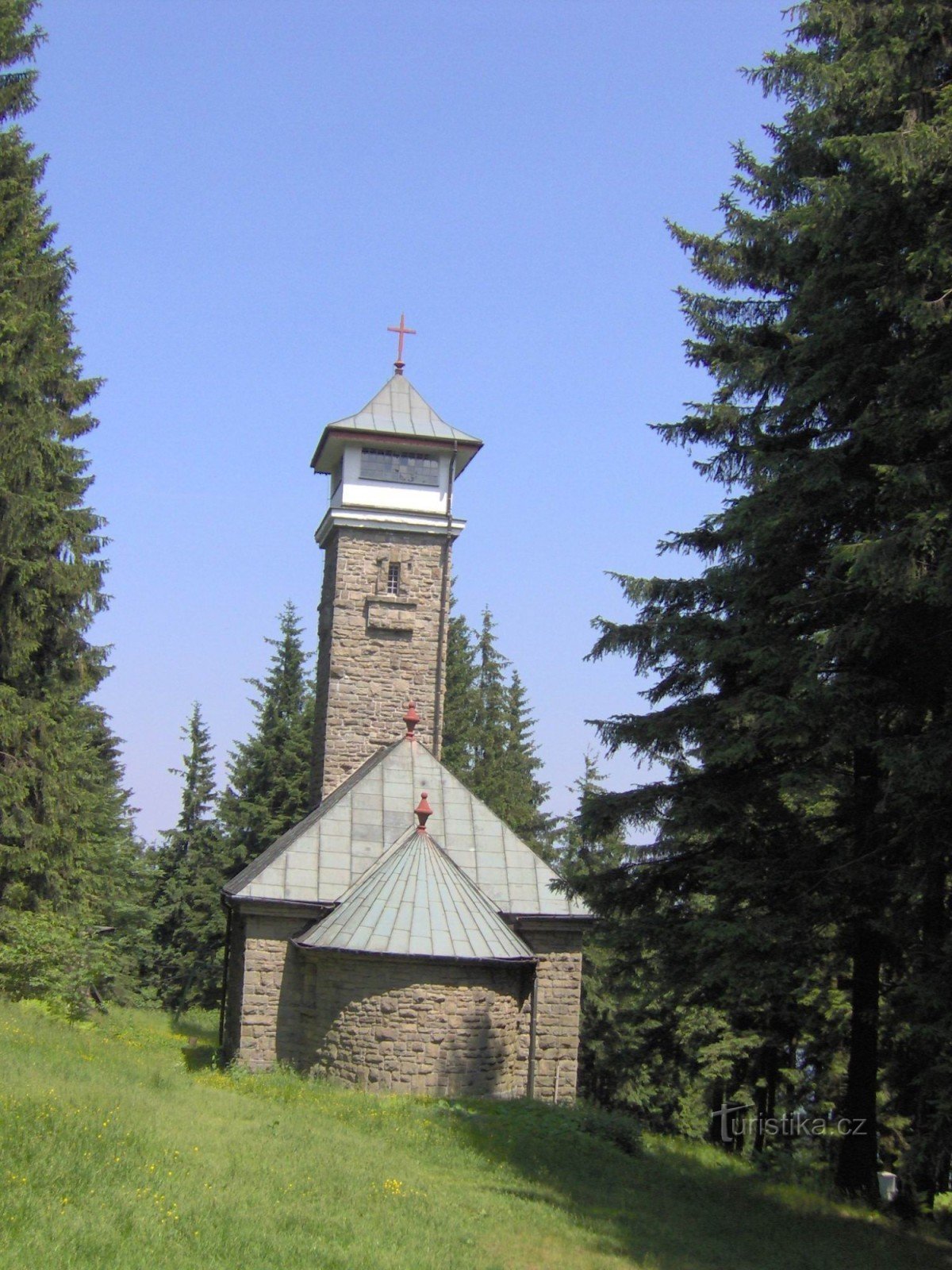 La chapelle Sainte-Anne et la tour de guet de Kozubová