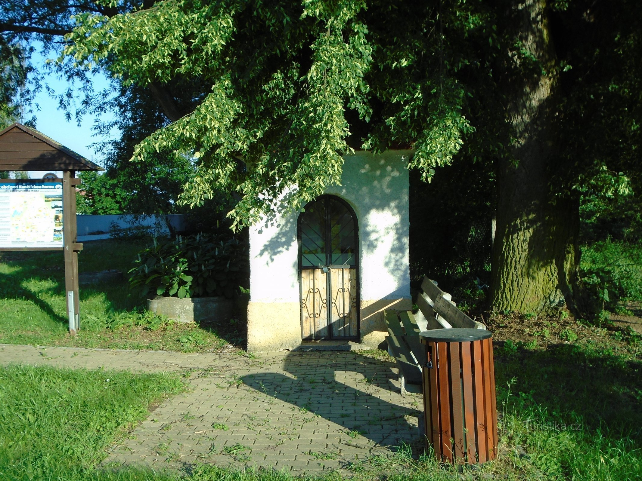 Chapel near the bridge (Podůlšany)