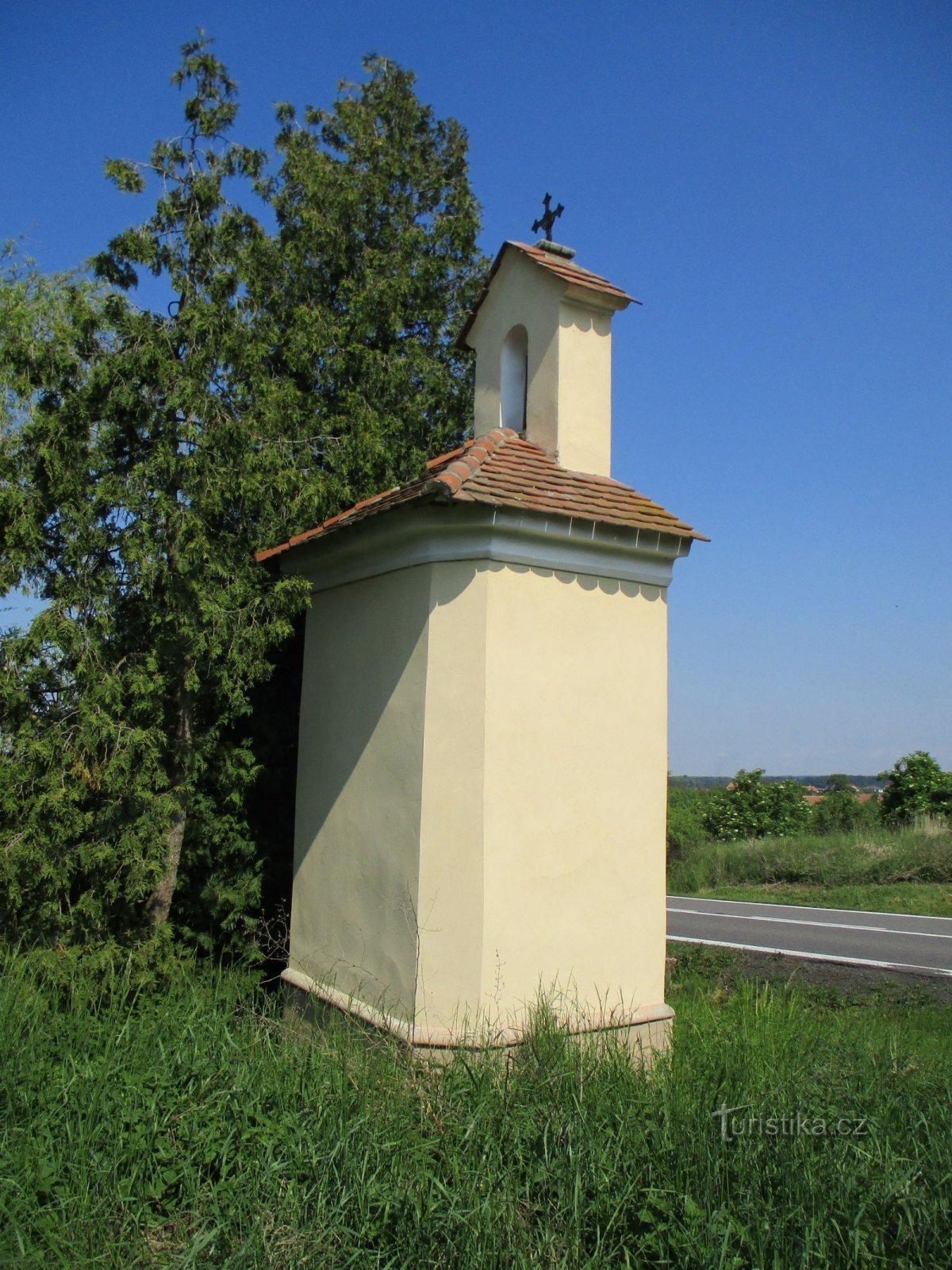 Capela de lângă drumul de la Holice (Horní Ředice, 16.5.2020)