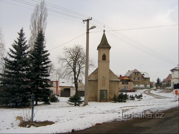 Kaplička v Zálezlech