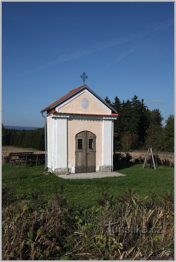 Capilla detrás de Bezděkov