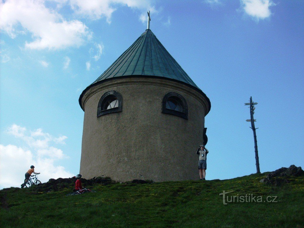 the chapel at Mědenec