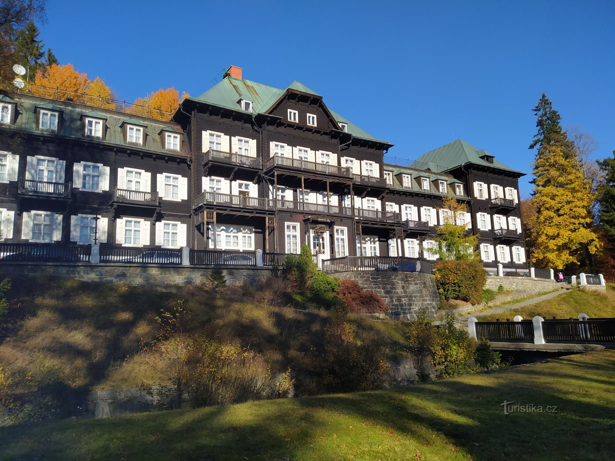 Karlova Studánka, vila termal, região da Morávia-Silésia