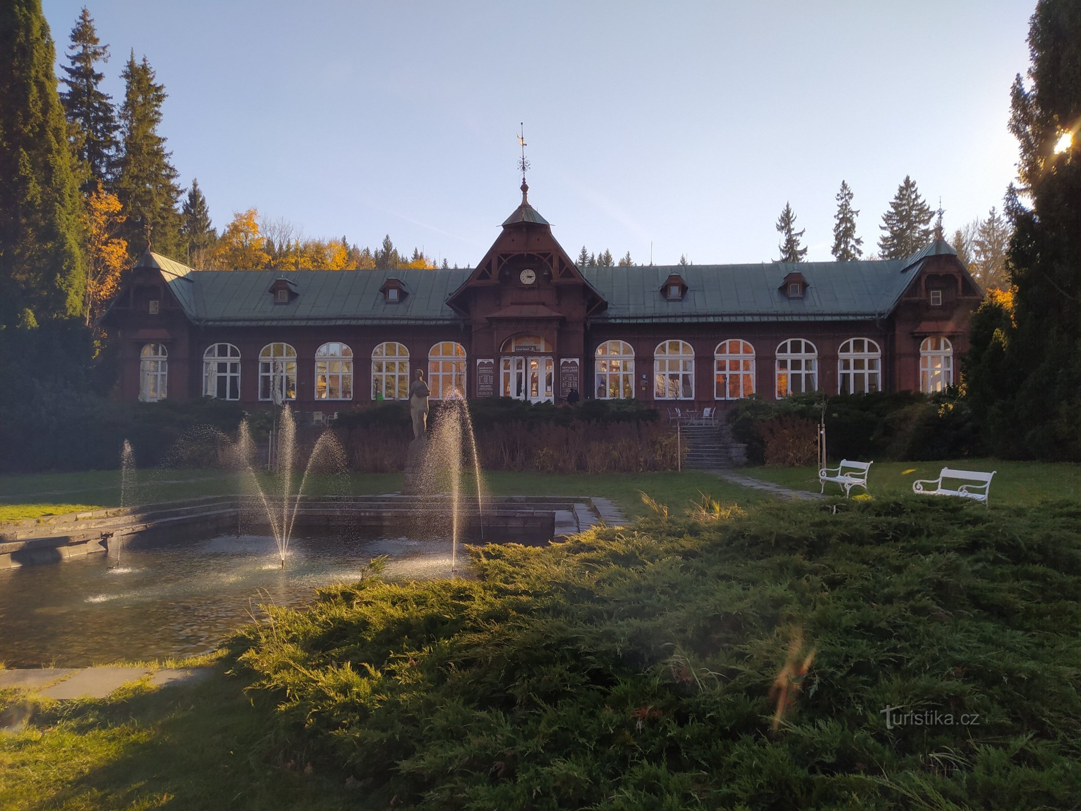 Karlova Studánka, vila termal, região da Morávia-Silésia