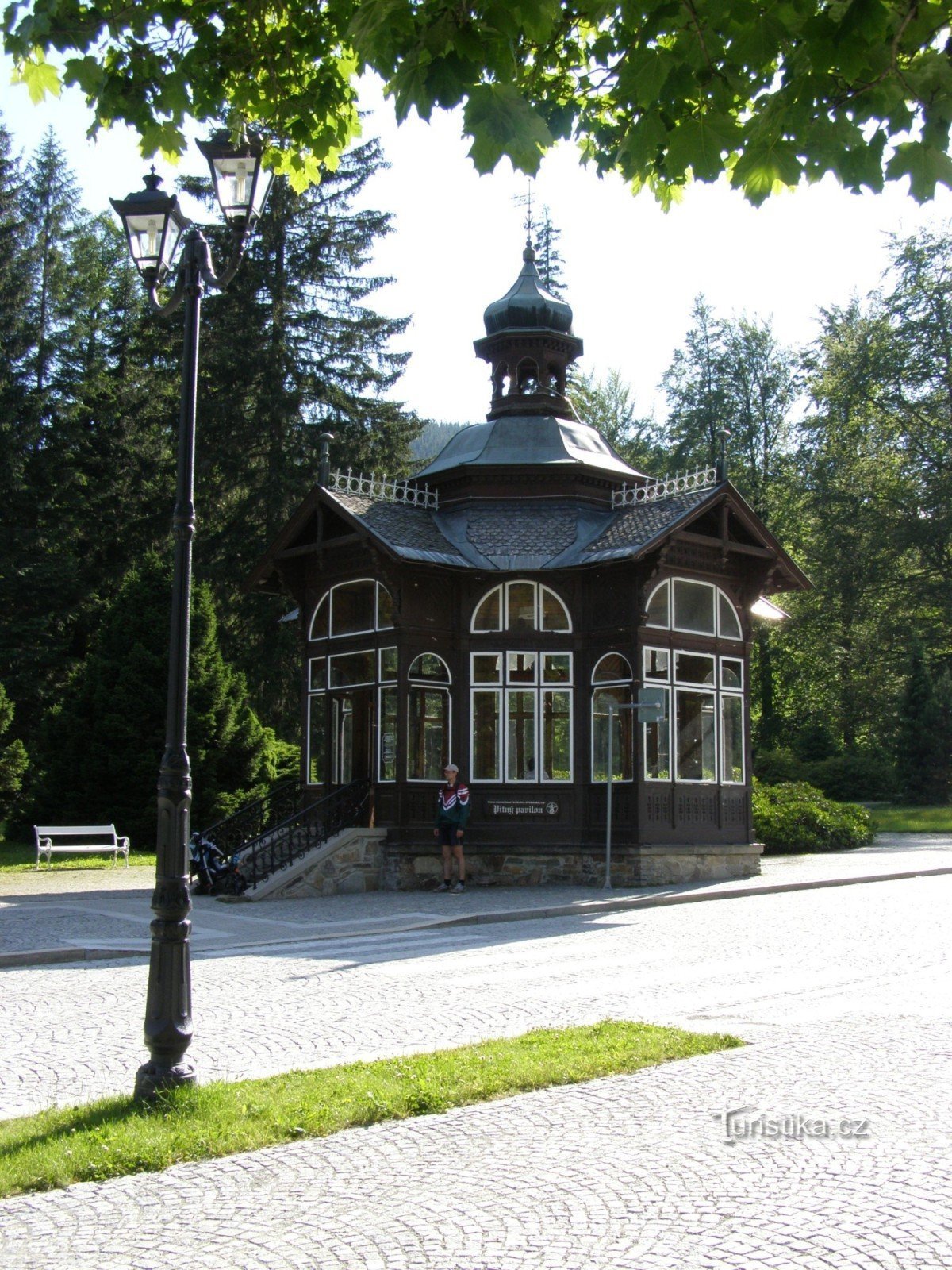 Karlova Studánka - juomapaviljonki