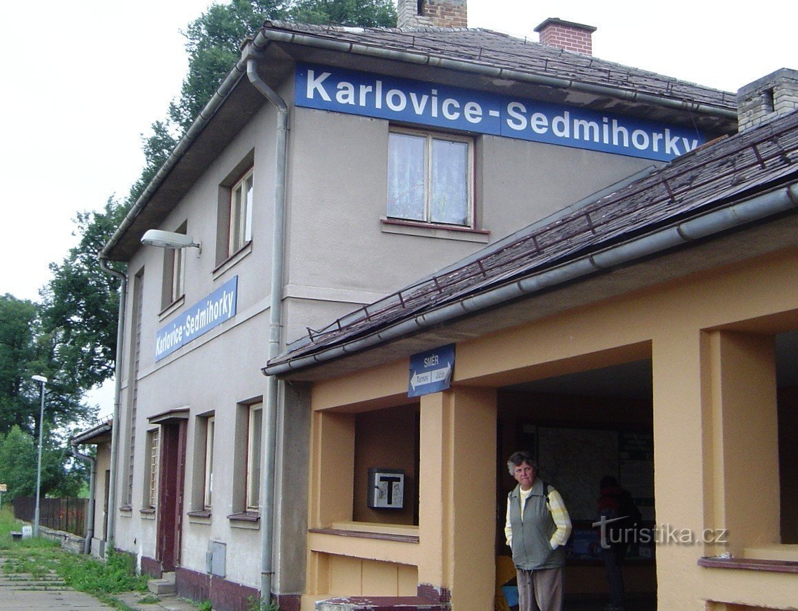 Karlovice-Sedmihorky - žel. stazione