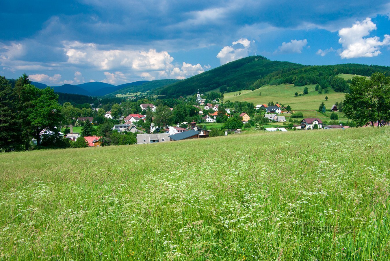 Karlovicia hallitsee Obrí vrch