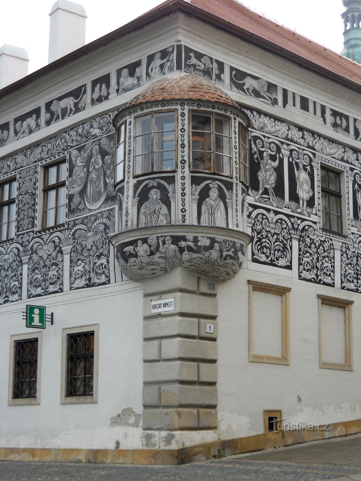 Karlovo náměstí - Malovaný dům
