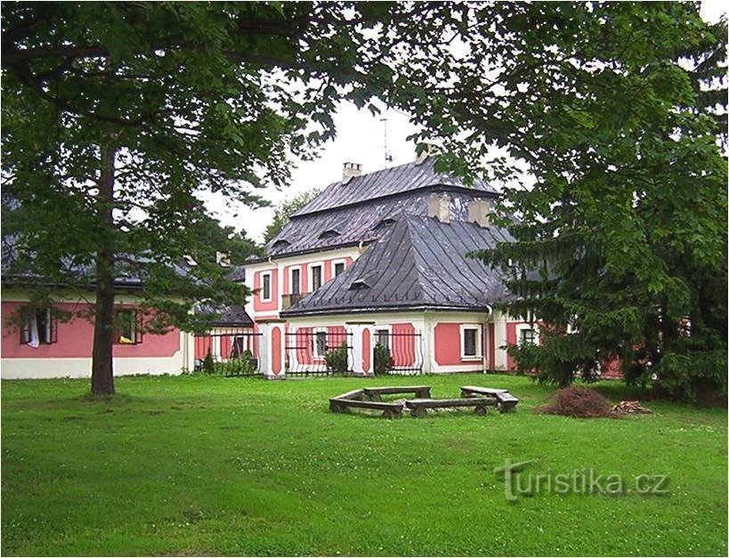 Karlštejn - Jagdschloss von Westen - Foto: Ulrych Mir.