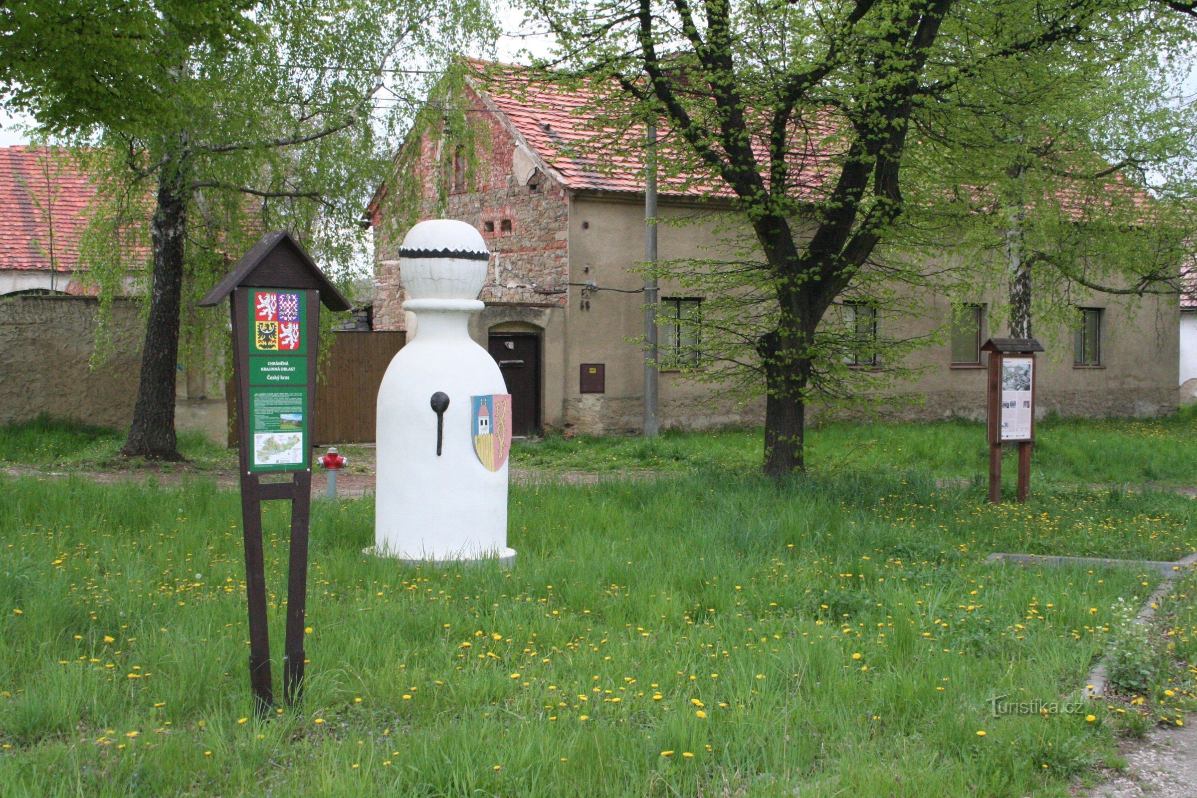 Karlštejnské chess - White Queen Všeradice