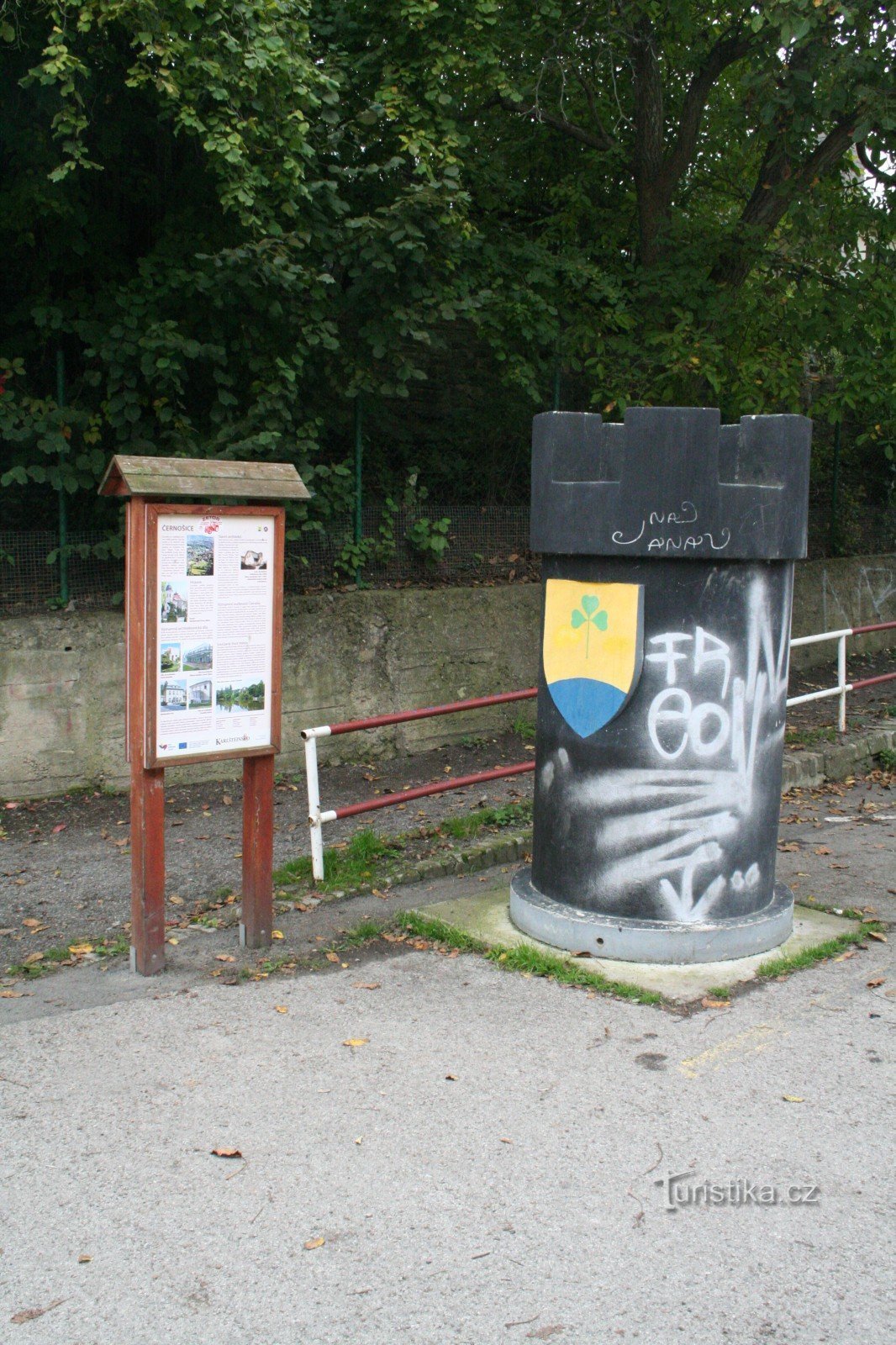 Karlštejnské chess - Black tower Černošice