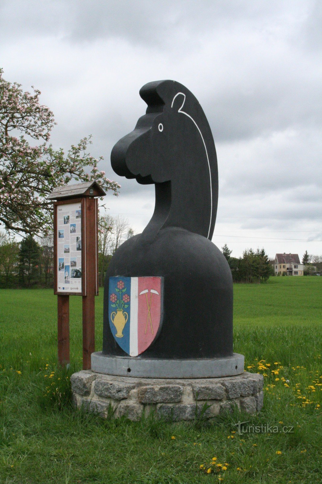 Karlštejnské schaken - Zwart paard Tmaň