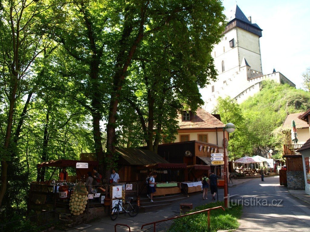 Karlštejnský jarmark; zdroj: www.vinazmoravy.cz