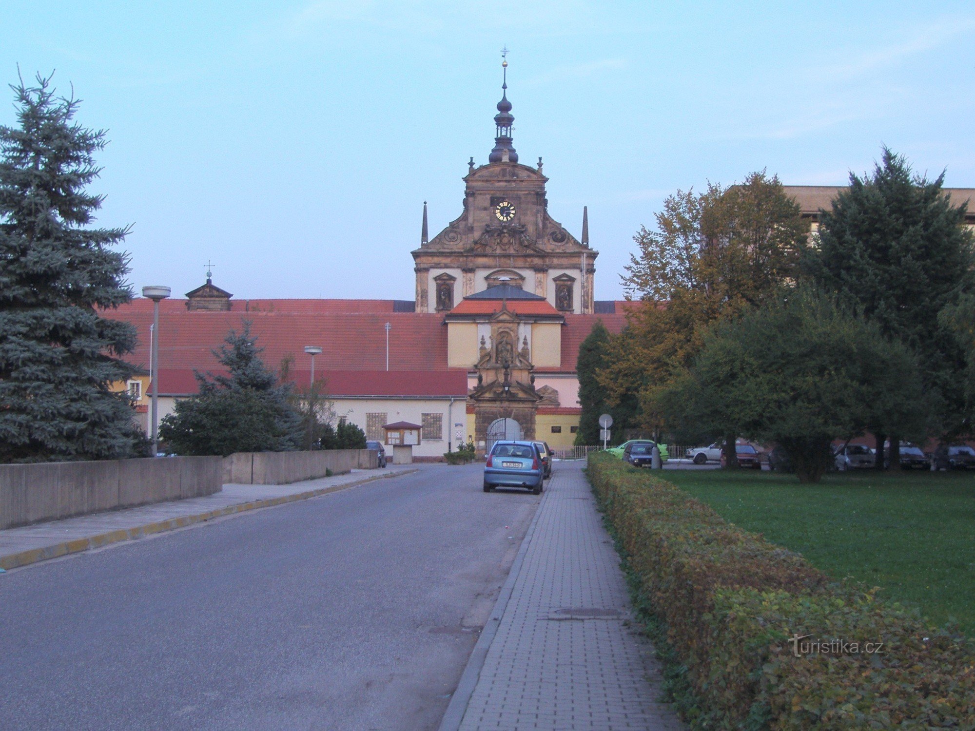 Kartuša-cerkev Marijinega vnebovzetja