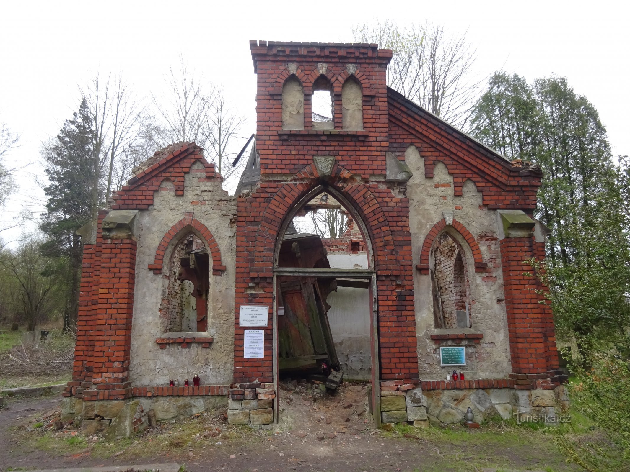 Karviná - Gruben, evangelische Kapelle und Friedhof