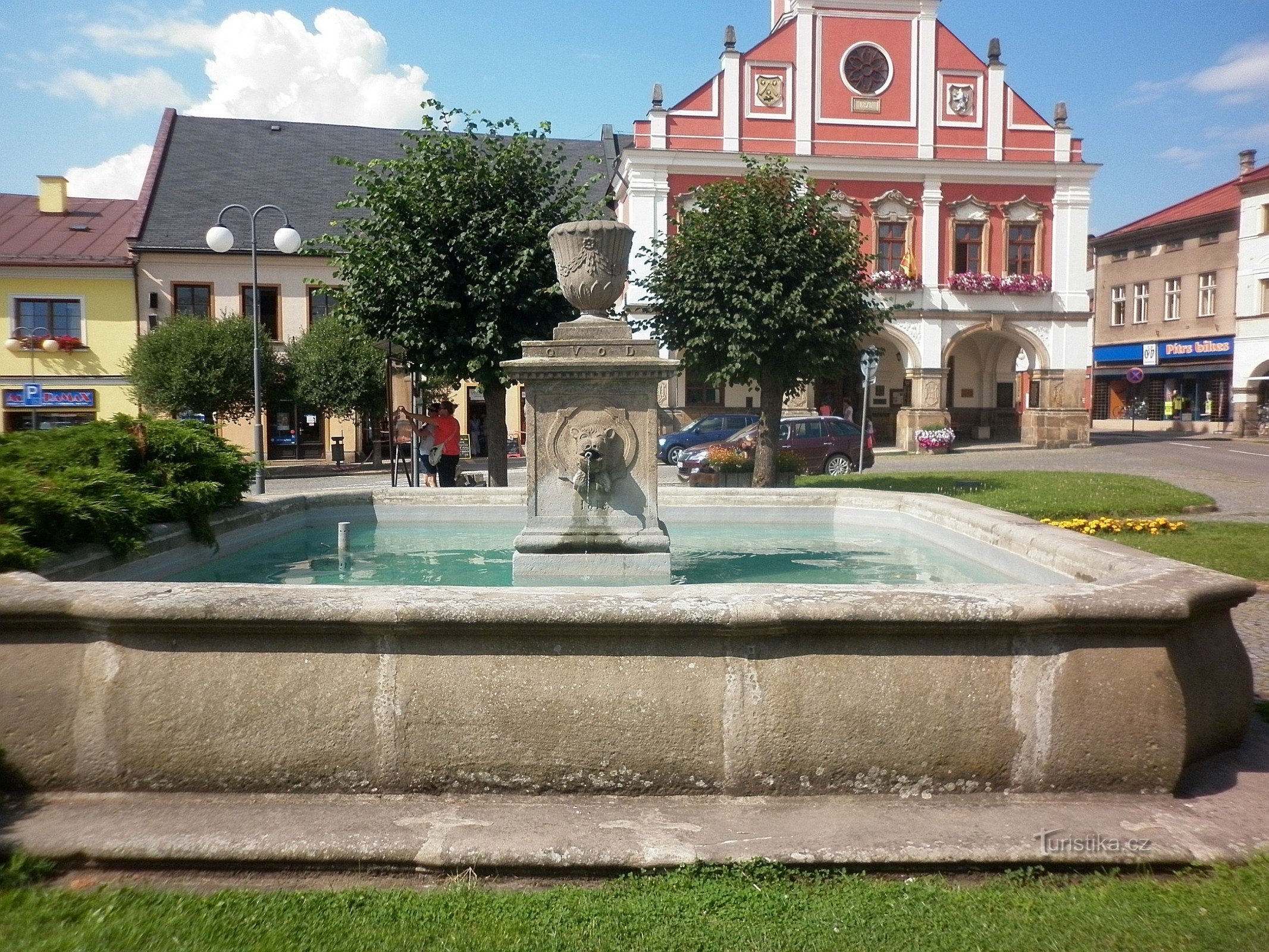 Brunnen