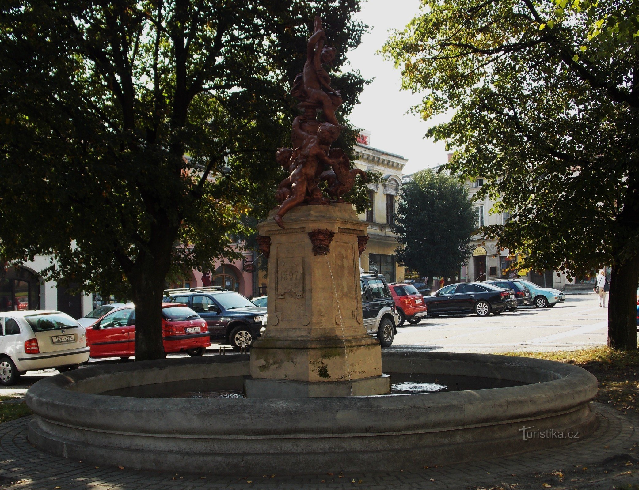 De fontein - het dominante kenmerk van het Masaryk-plein in Odary