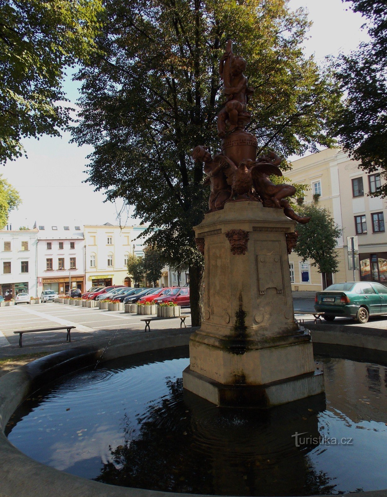 Fontänen - det dominerande inslaget på Masaryk-torget i Odary