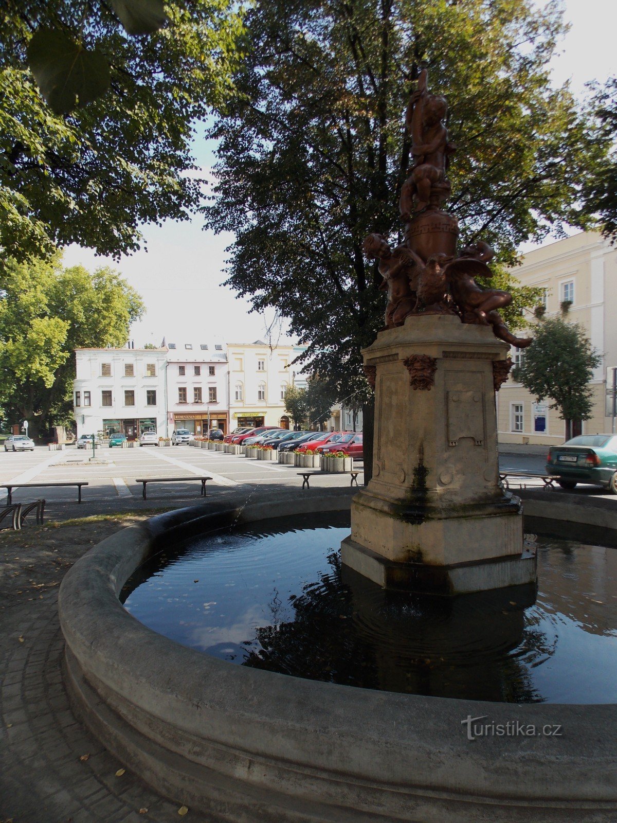 De fontein - het dominante kenmerk van het Masaryk-plein in Odary