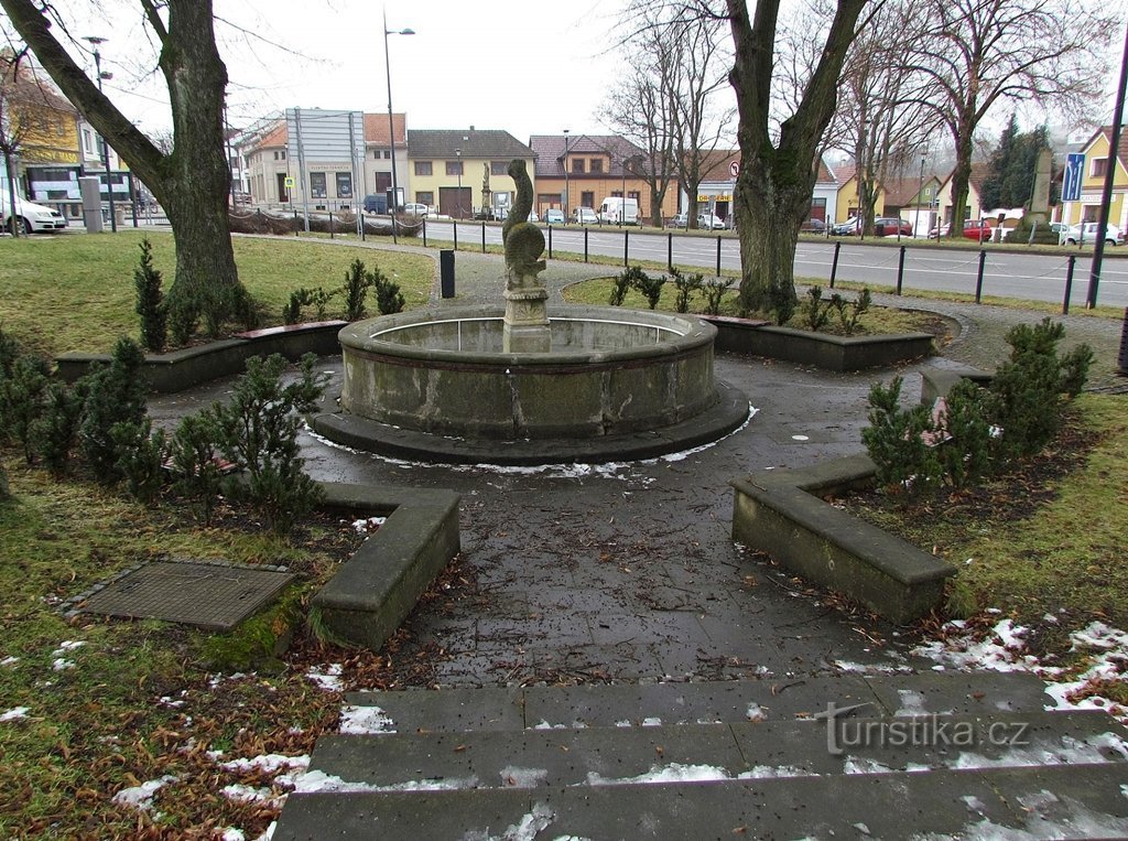 La fuente en la plaza Brumov