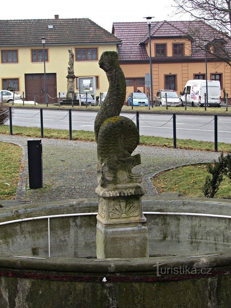 De fontein op het Brumov-plein