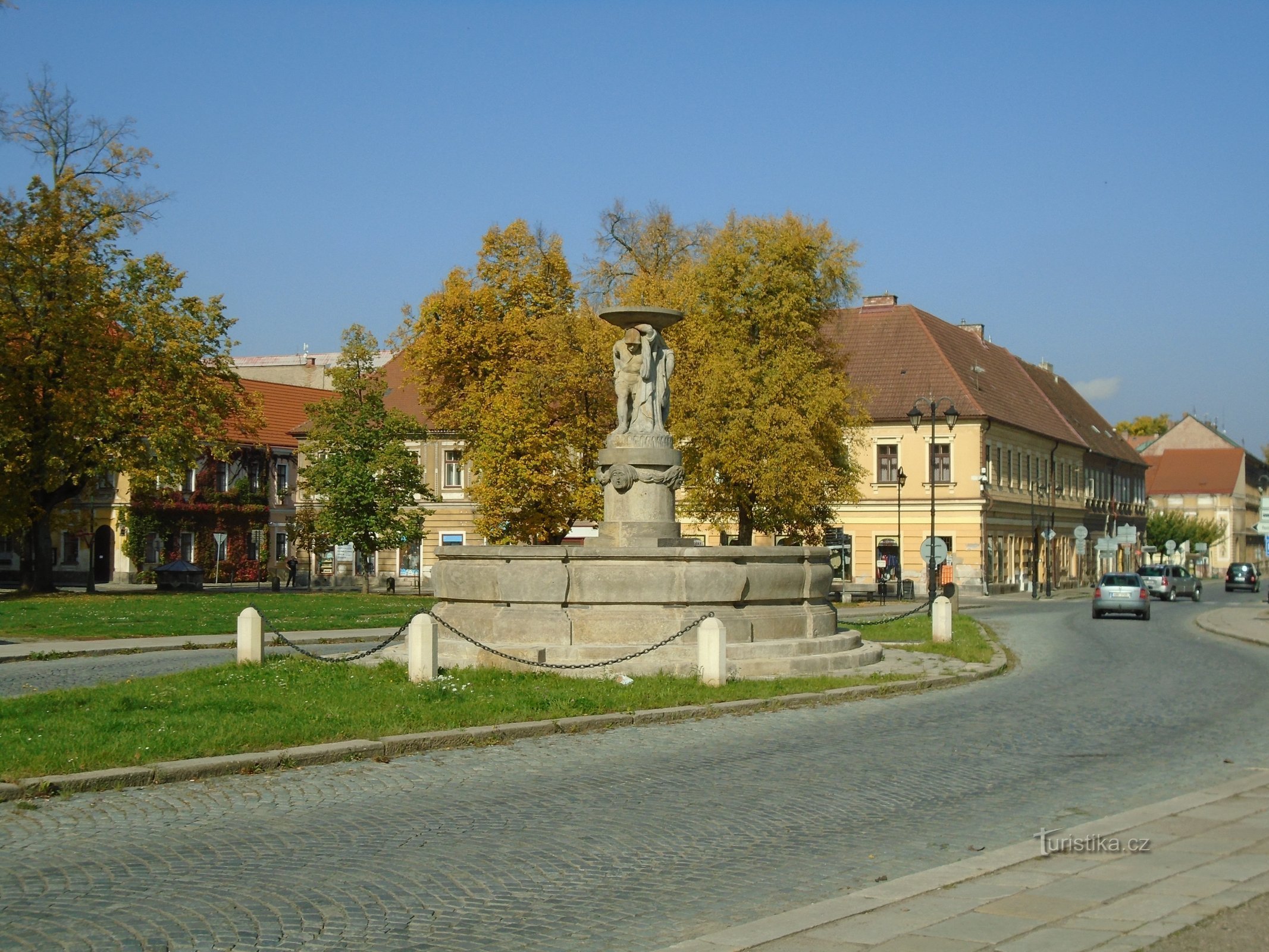 Brunnen auf dem Masaryk-Platz (Josefov)
