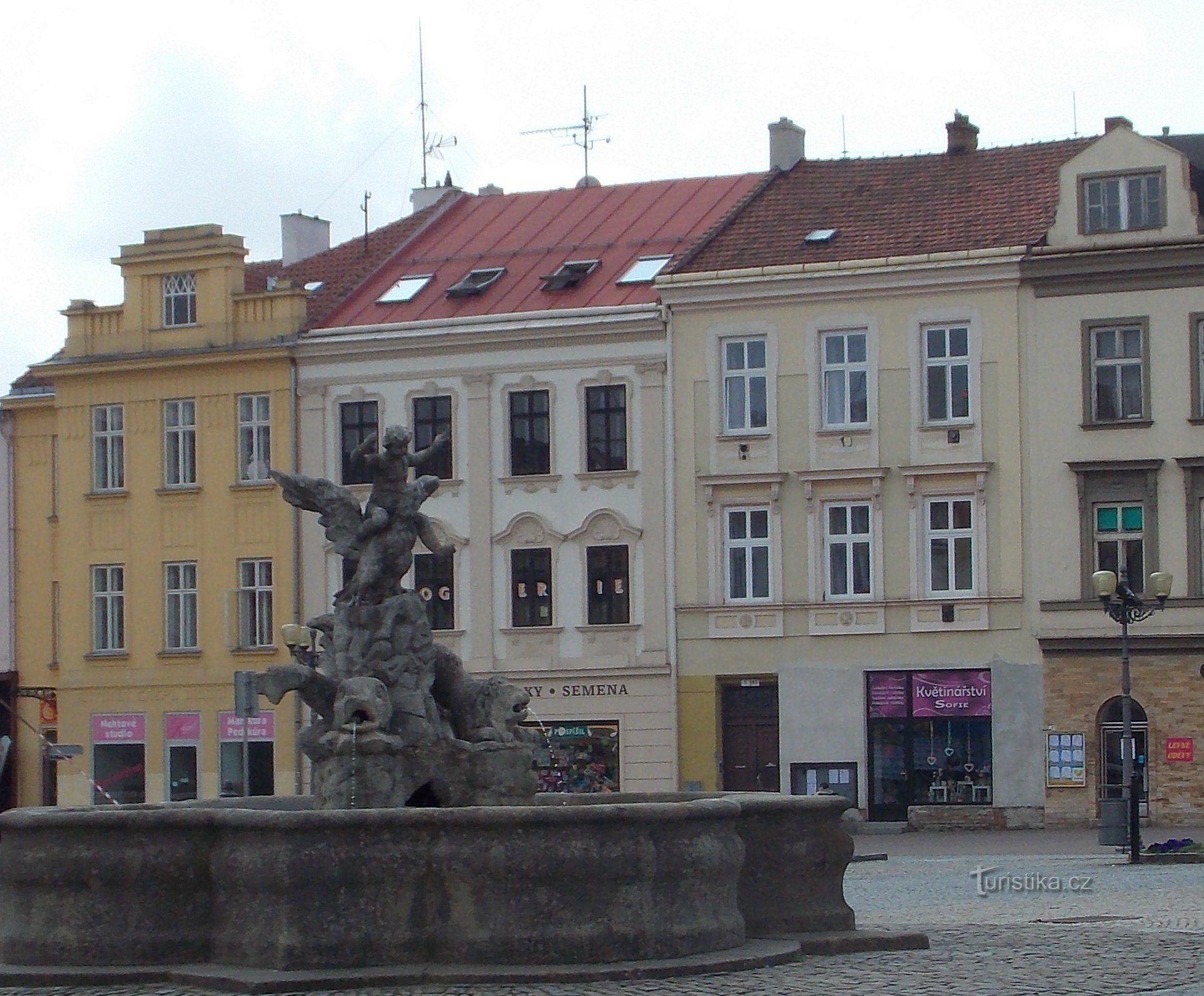 fontaine sur la place Masaryk