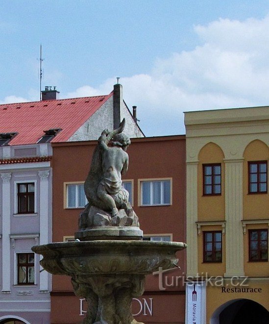 Fontänen på Velké náměstí i Kroměříž