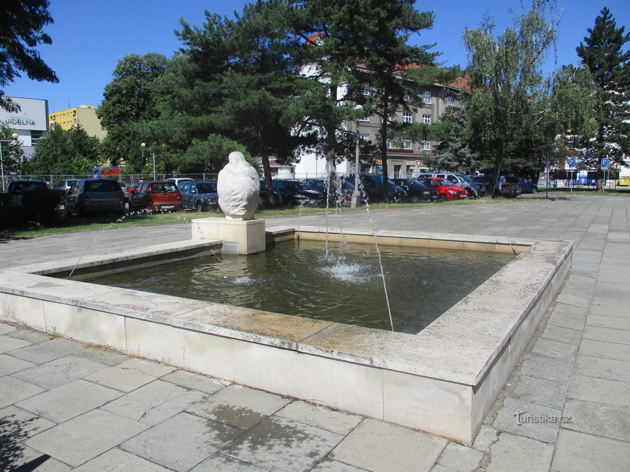 Brunnen mit Kunststoff