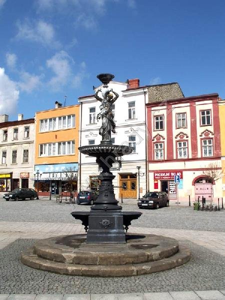 kašna se sochou Hygie