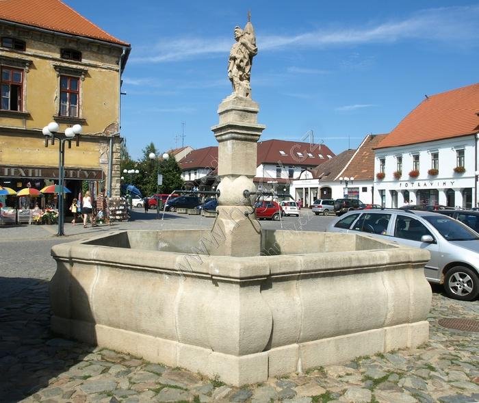 kašna se sochou sv. Floriána