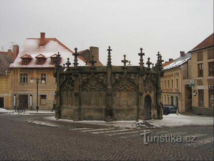 Fontein in Kutná Hora: Vanwege de mijnbouw had Kutná Hora problemen met de bevoorrading van p