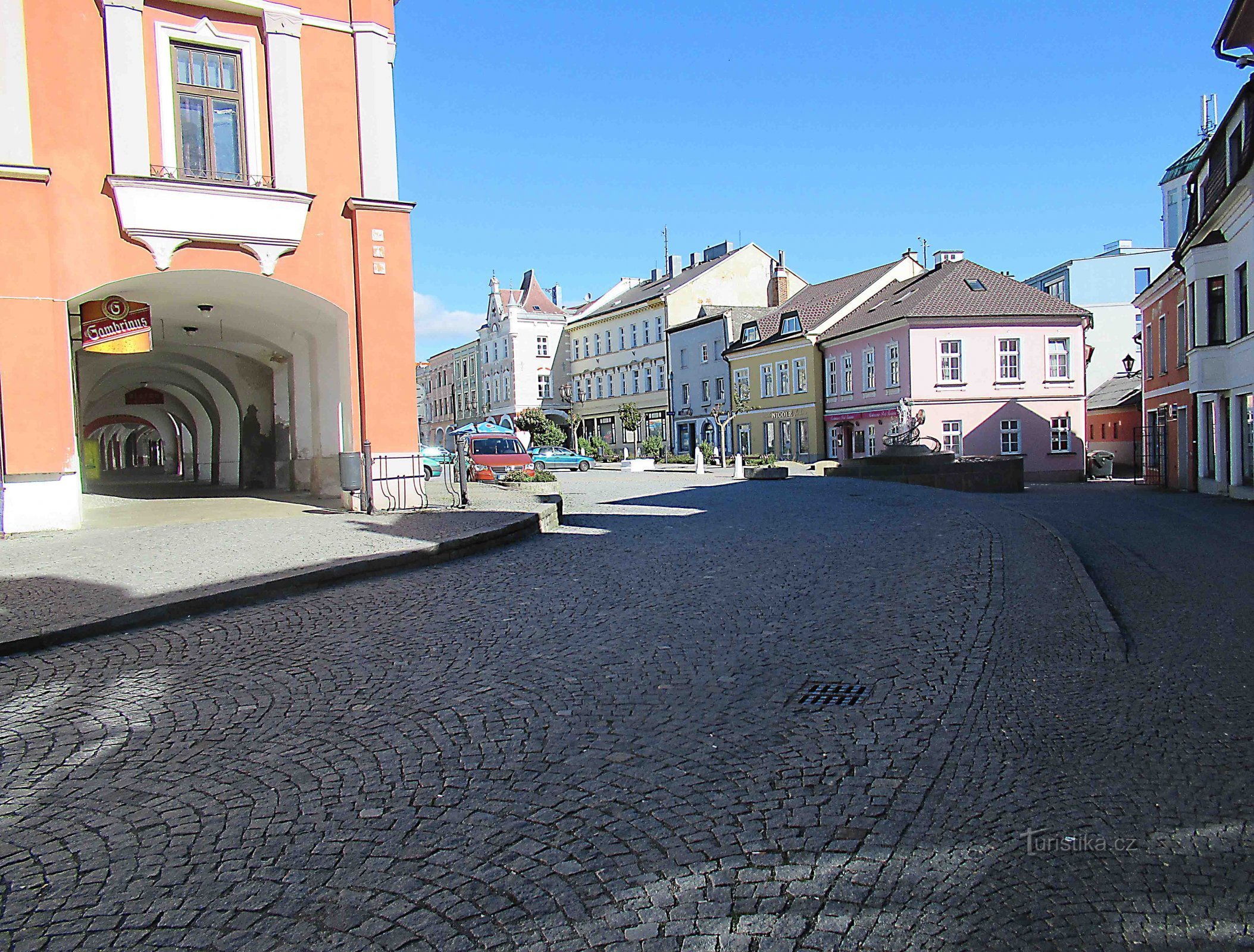 Fontes em uma praça pitoresca em Svitavy