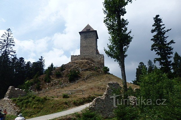 Kašperk と Pustý hradek