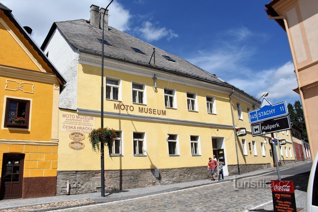 Kašperské Hory、オートバイ博物館の建物