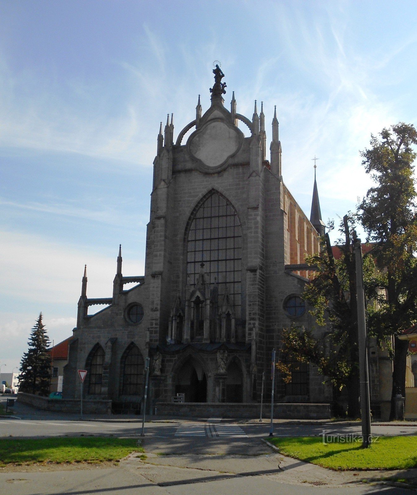 Neitsyt Marian taivaaseenastumisen katedraali