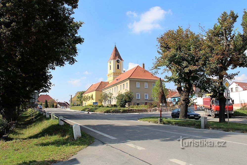 Katowice, Husovo náměstí partea superioară