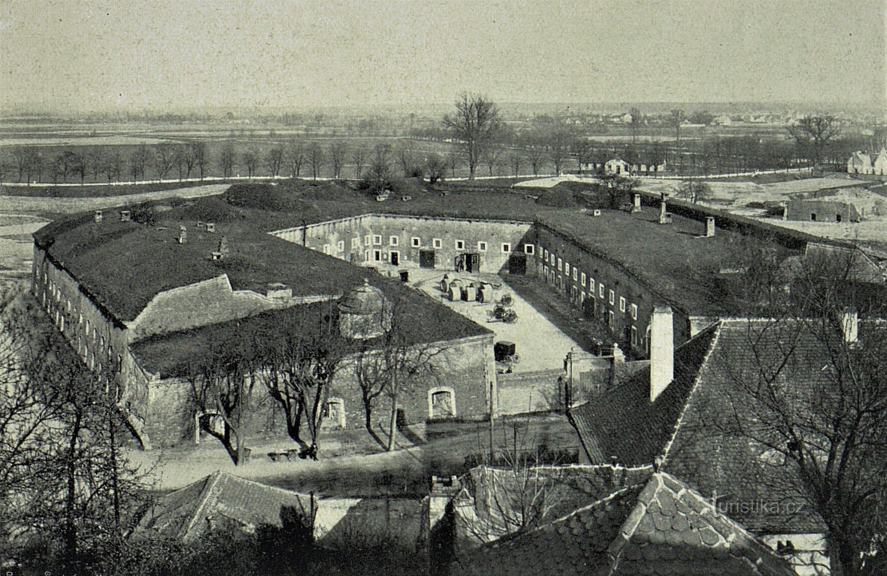 35. számú lovas, ahol a lengyel felkelőket internálták (Hradec Králové, 1912)