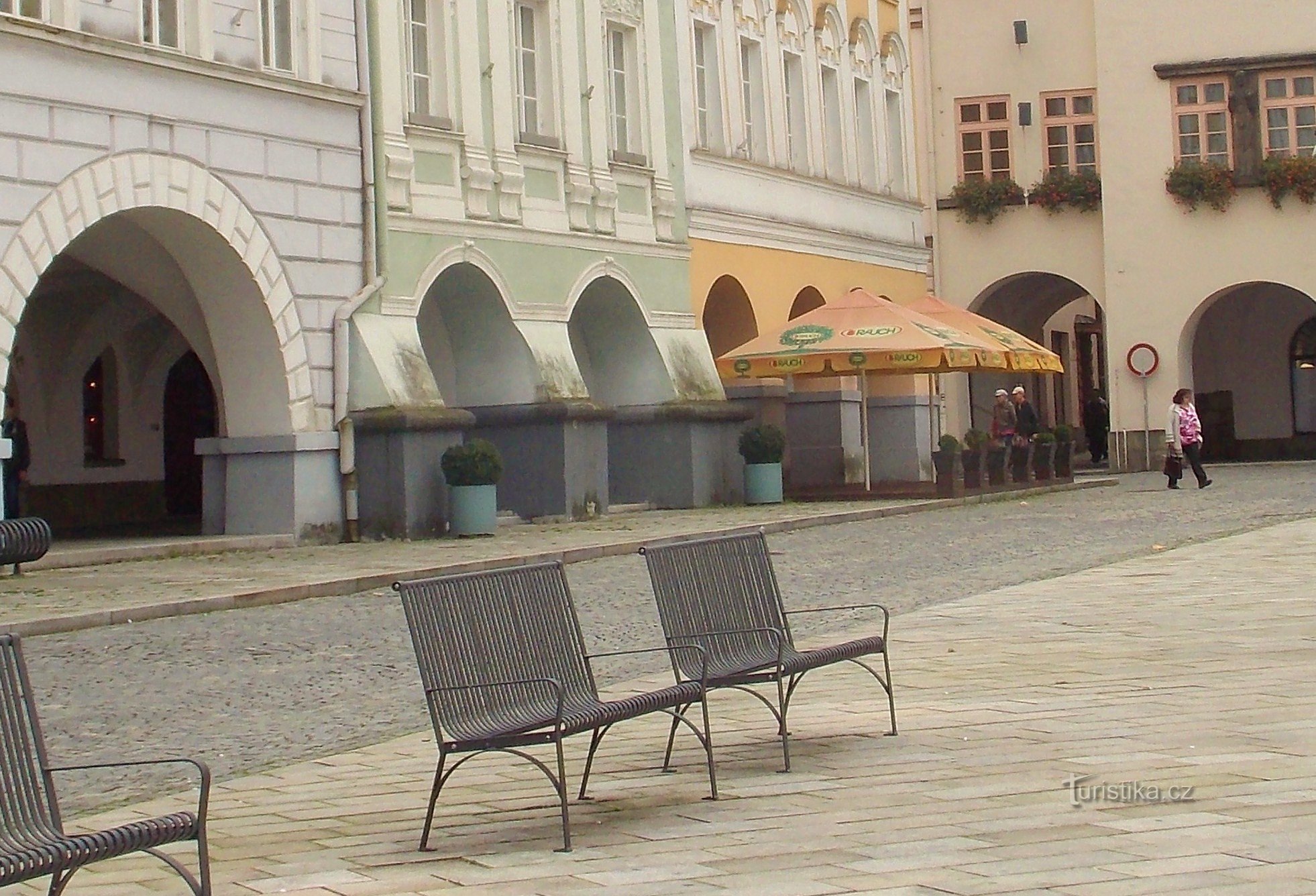 Café Cappello na parterze zabytkowego domu Laudona