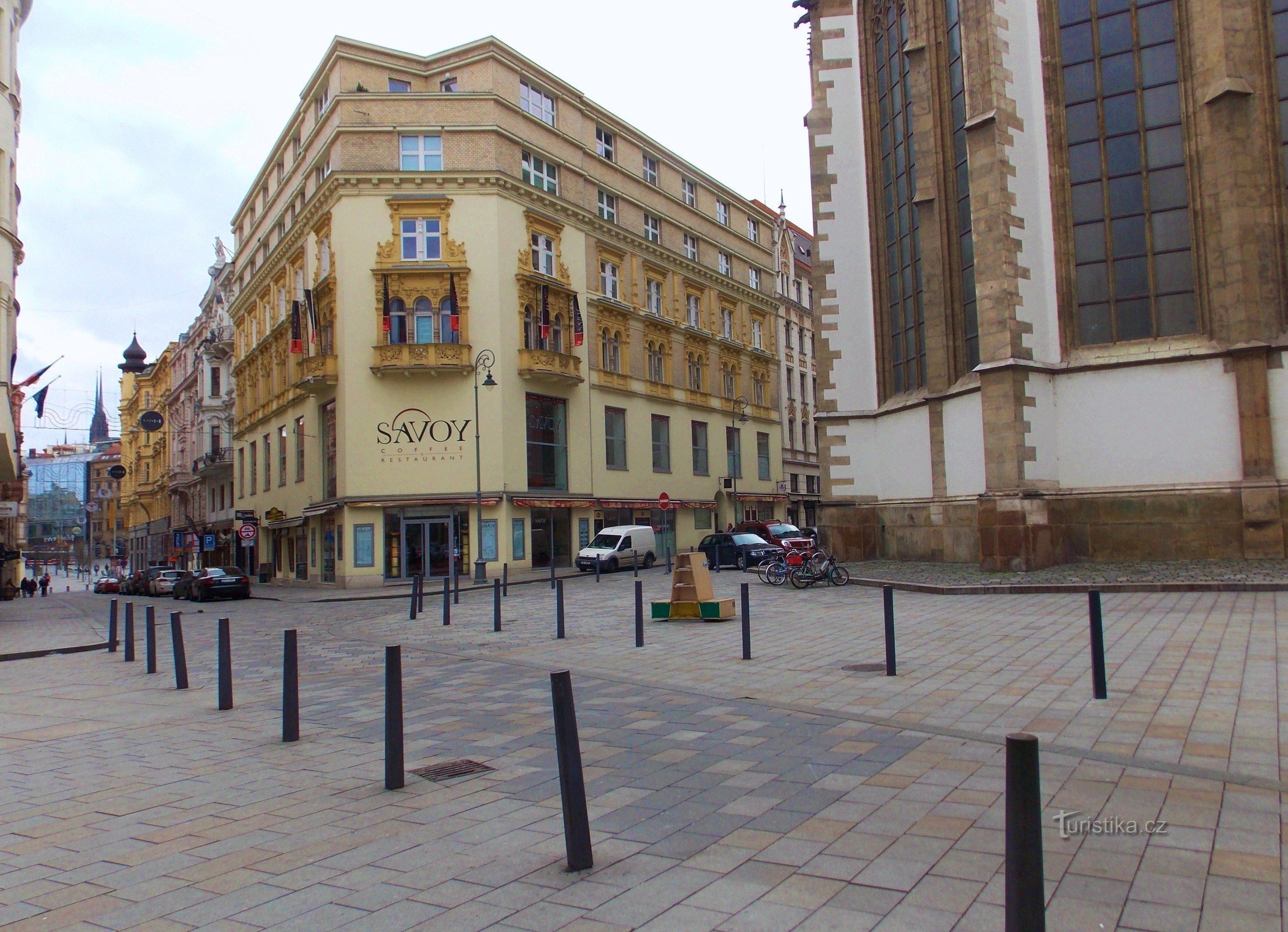 Café med restaurang Savoy i Brno