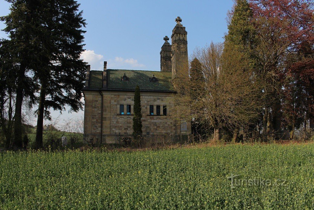 Kebelnice, capela no cemitério militar