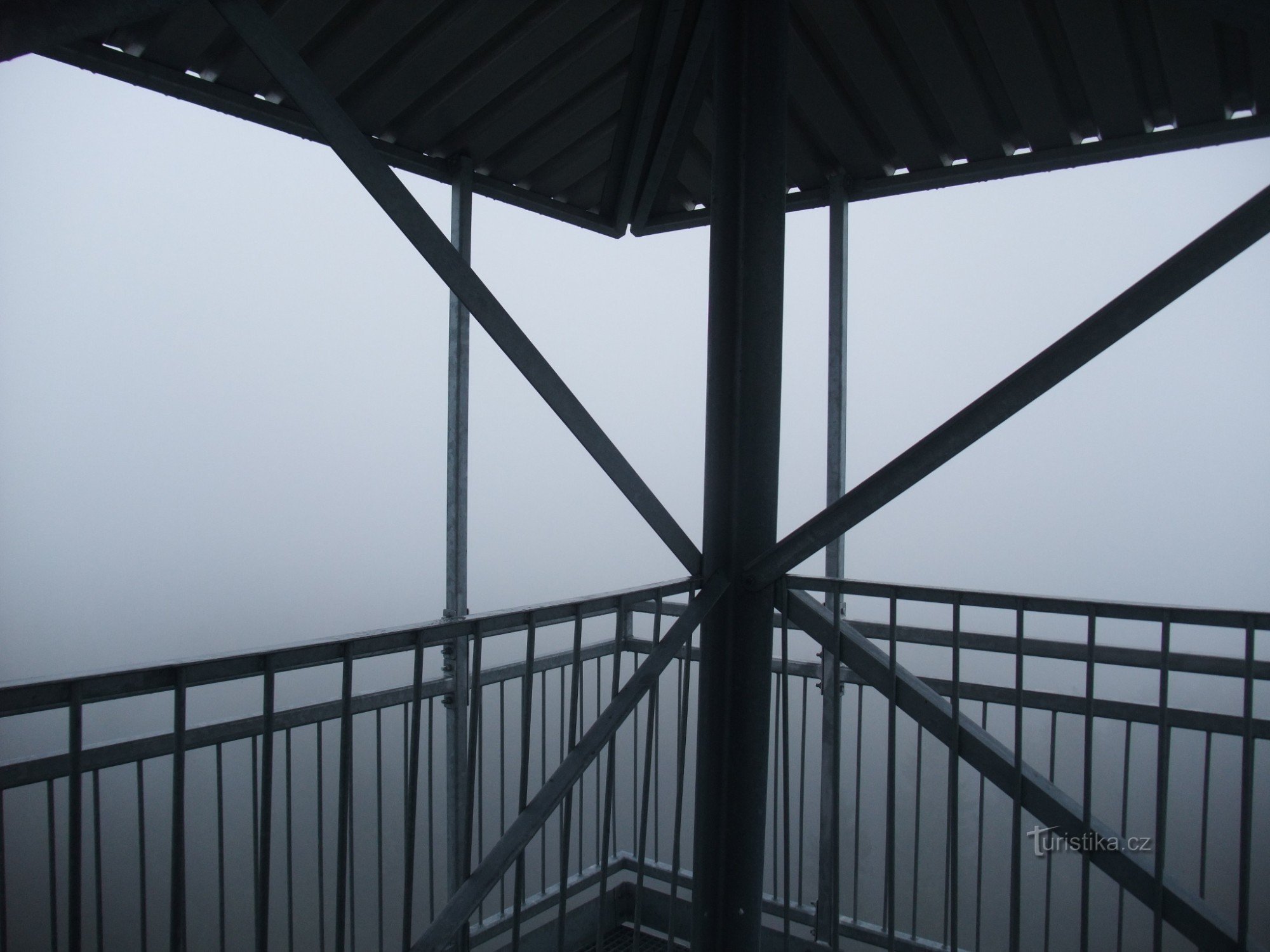 als er mist op de uitkijk valt, brengt het pech