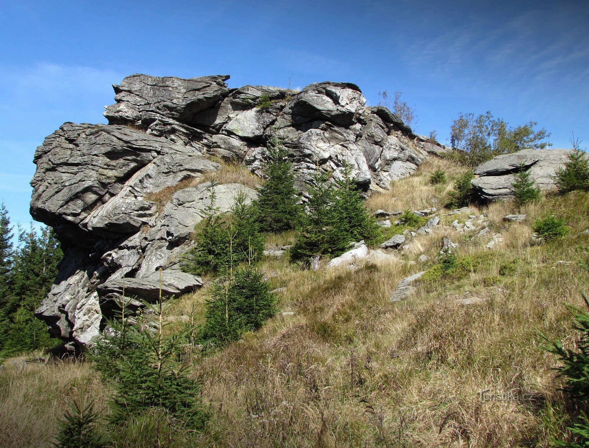 Till klippstäderna på Žárové vrch och Plošín